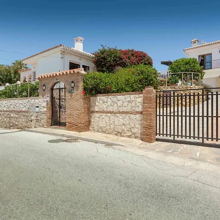Villa Stunning Family With Pool Ref 156 Fuengirola