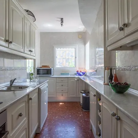 Stunning Family With Pool Ref 156