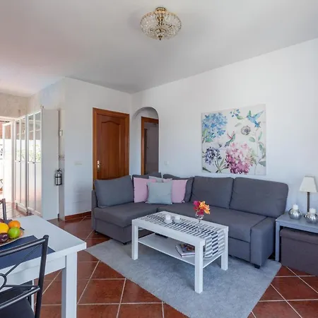 Stunning Family With Pool Ref 156 Villa